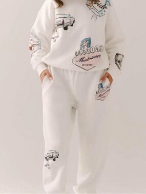 Six  Stories White Graphic Sweatpants and sweatshirt